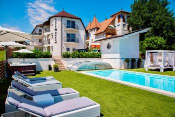 love-and-dream-elemnyvilla-medence-009.jpg