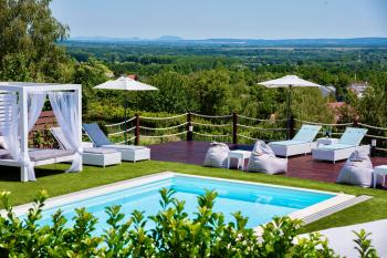 love-and-dream-elemnyvilla-medence-047.jpg